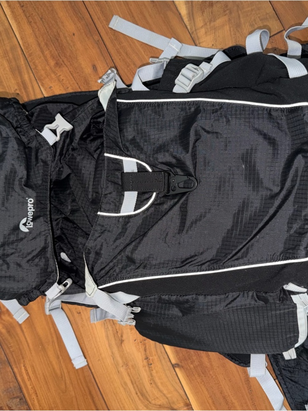 Lowepro photosport 200 aw camera backpack